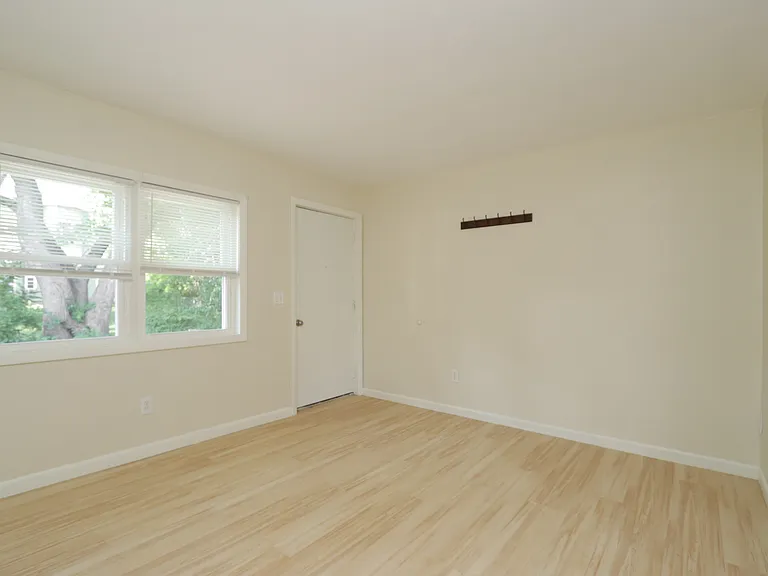 321 Montcalm St #R — Photo 8