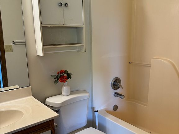 4th image of 7866 Mill Creek Cir