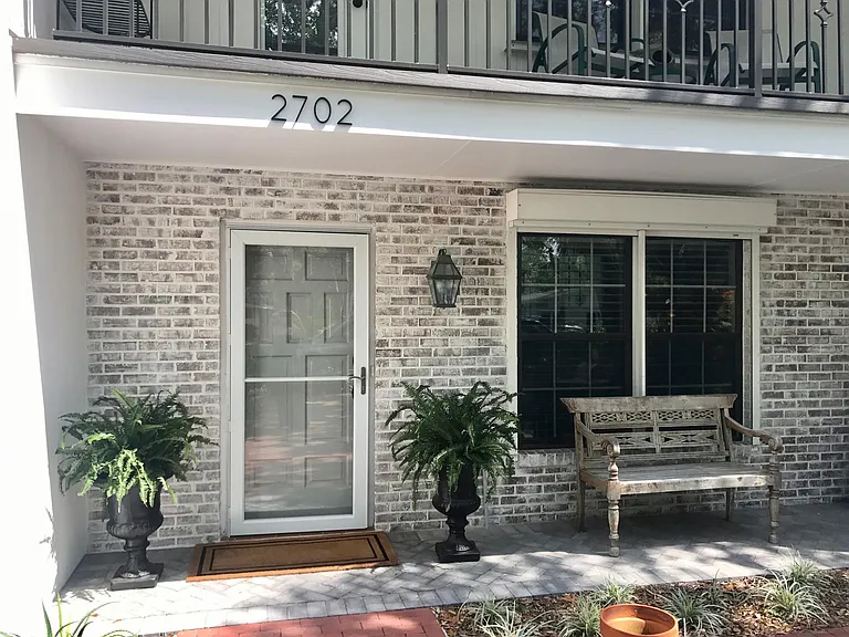2702 Cardinal Dr — Photo 2