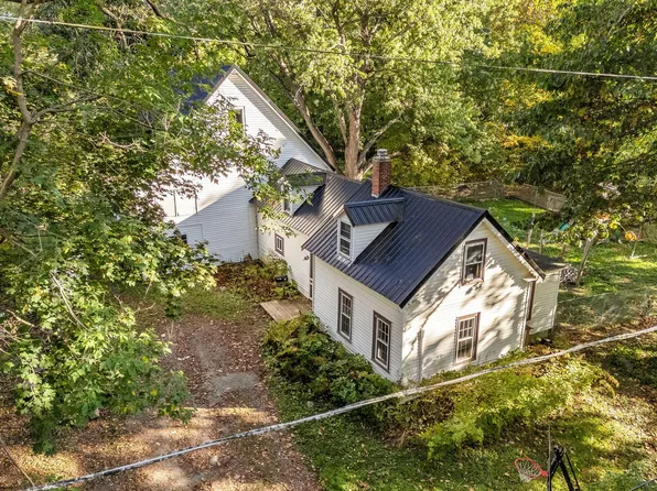 8 Carter Avenue, Newport, ME 04953