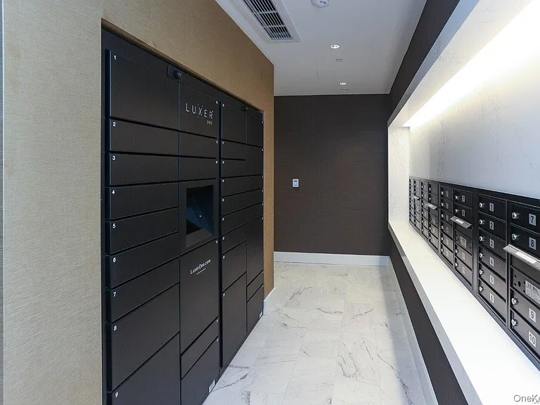 4436 Douglaston Pkwy #4D — Photo 9