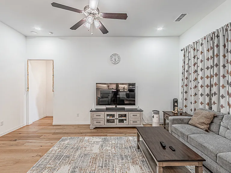 3508 Crescent Ln — Photo 9