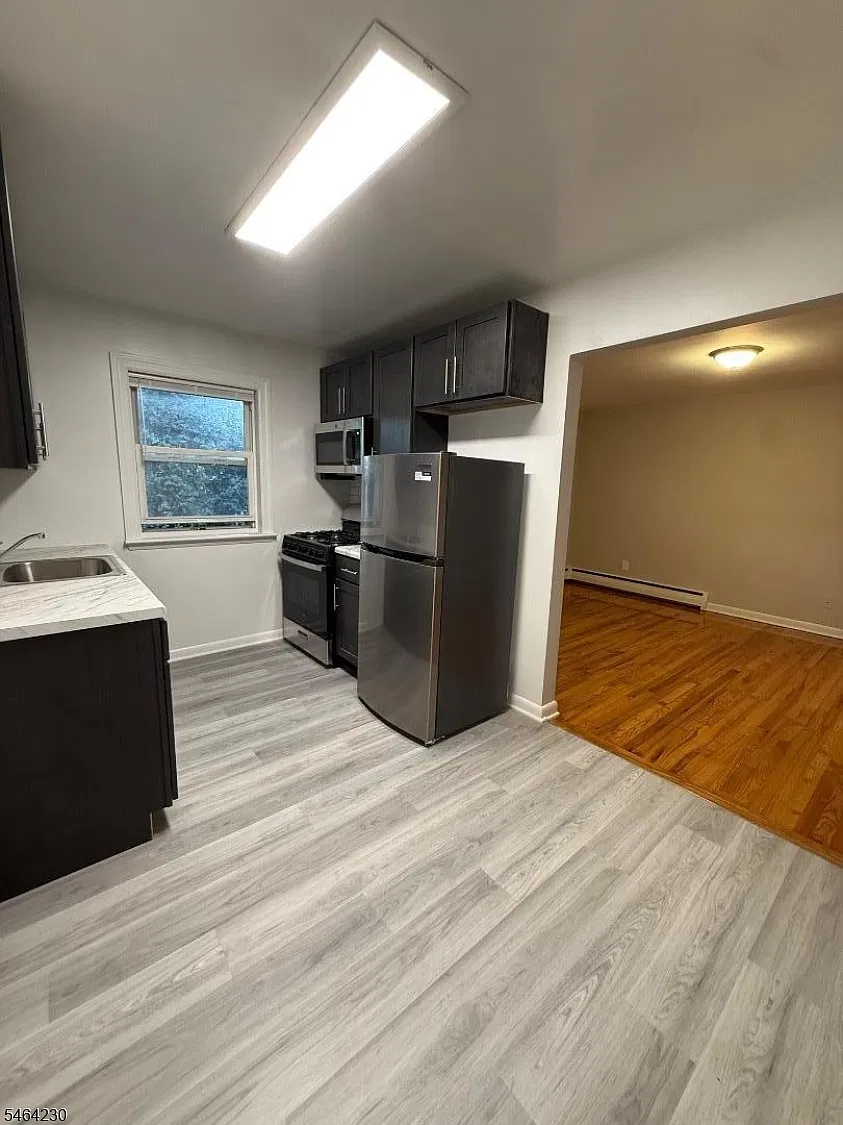 1 bed, 1.0 bath, $1,795 — Photo 2