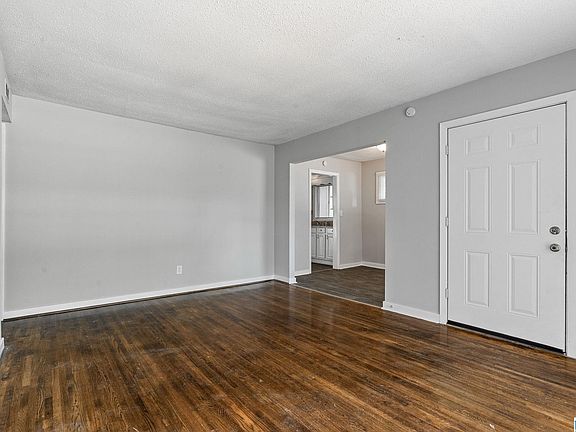 3rd image of 224 13th Ave NE