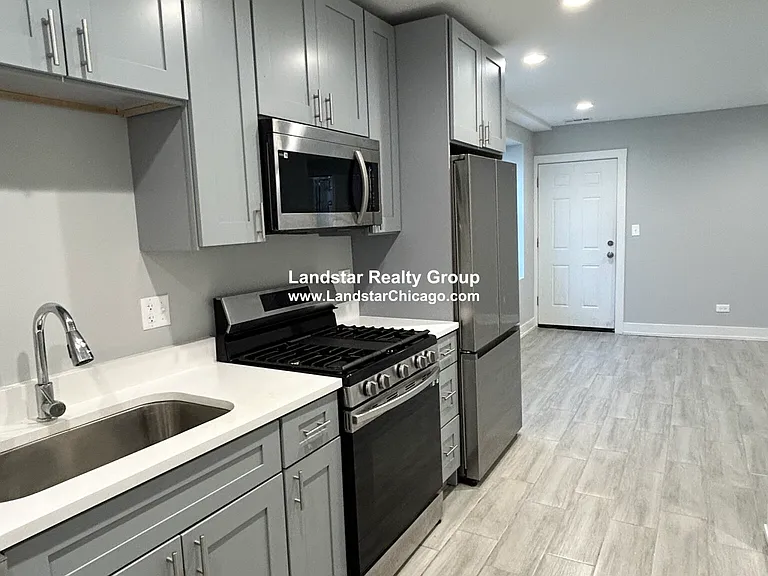 926 W 32nd Pl #BR — Photo 7