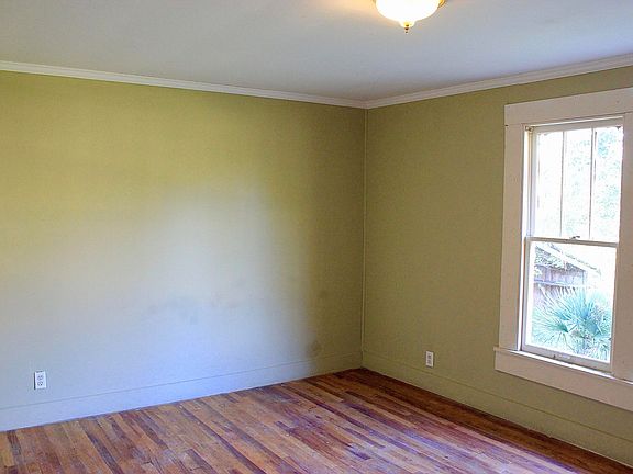 4th image of 601 S Dogwood Ave