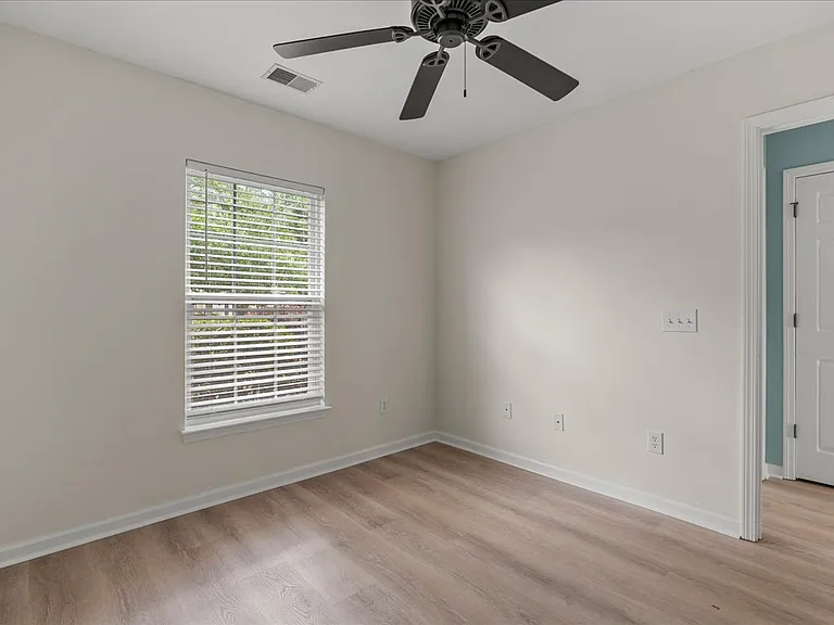 12 Torrey Ln — Photo 15