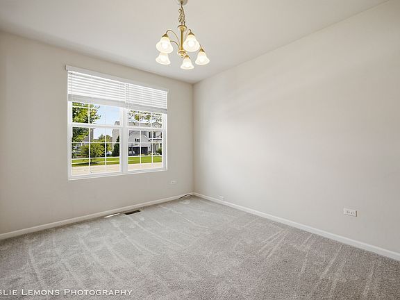 4th image of 4212 Fraser Cir