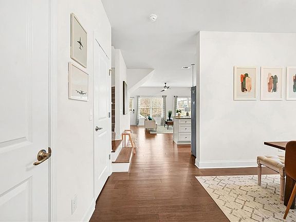 5th image of 617 Chestnut St