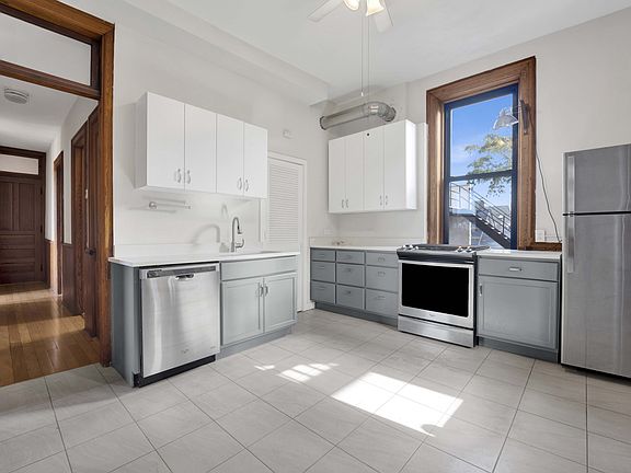 2nd image of 1967 N Dayton St #3S