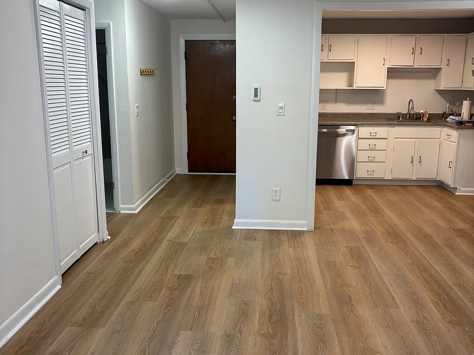 120 Pilgrim Pkwy #3