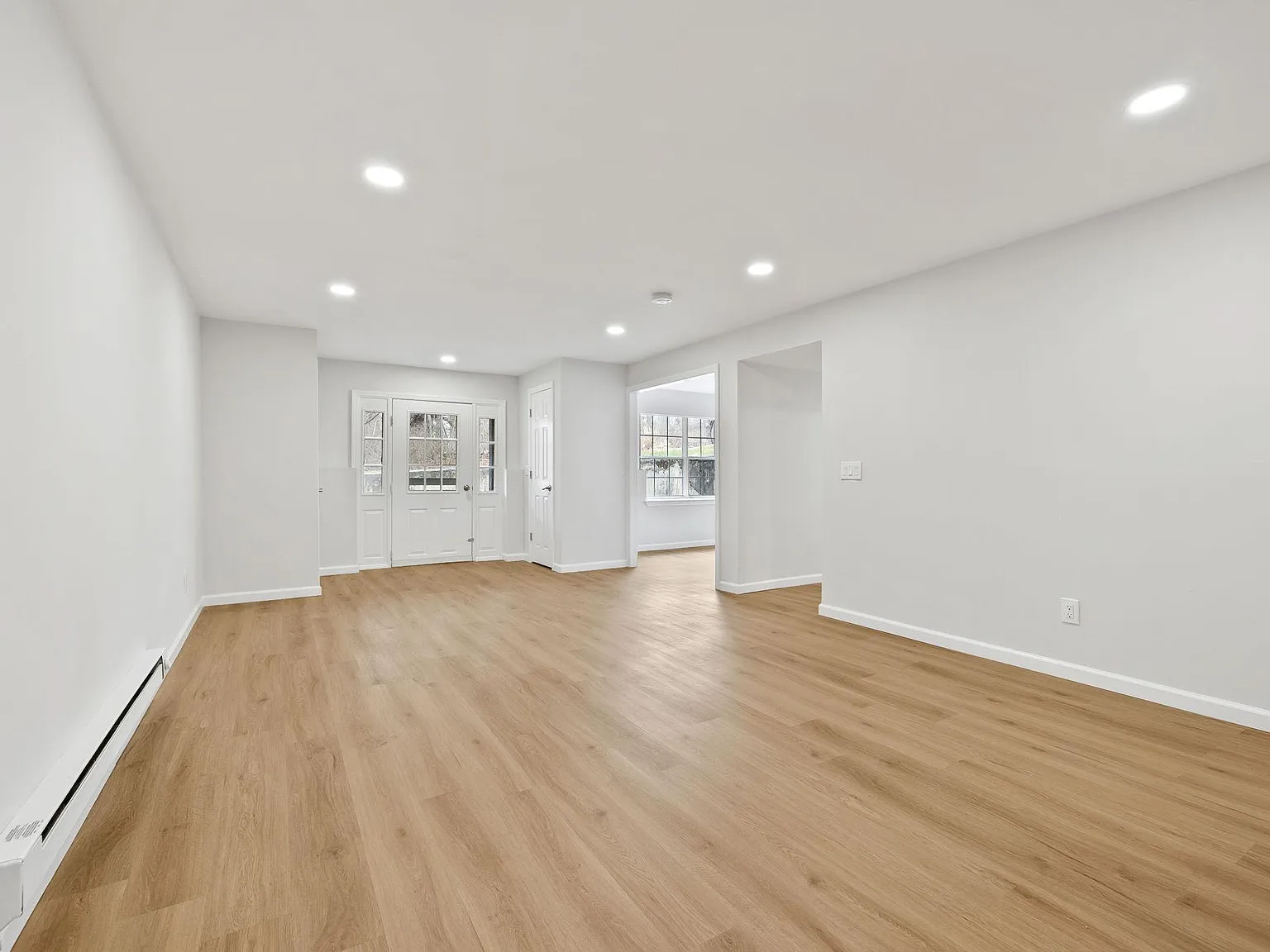 2 bed, 1100 sqft, $2,200 — Photo 4