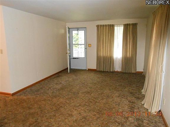 5th image of 133 Centervale Ave