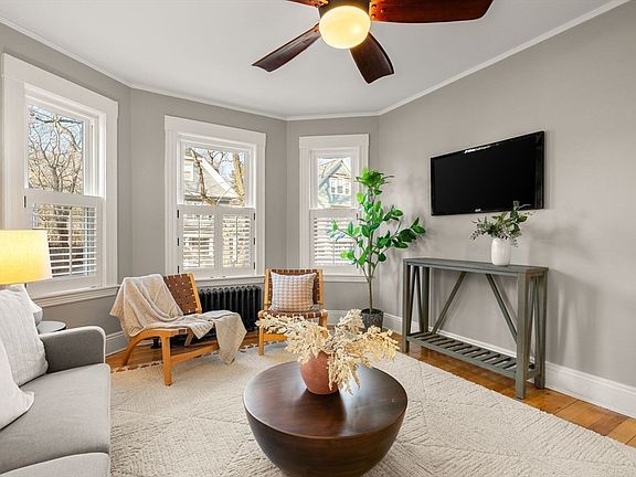 3rd image of 14 Albermarle St #14
