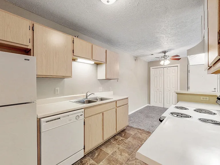 Parkview Apartments — Photo 35