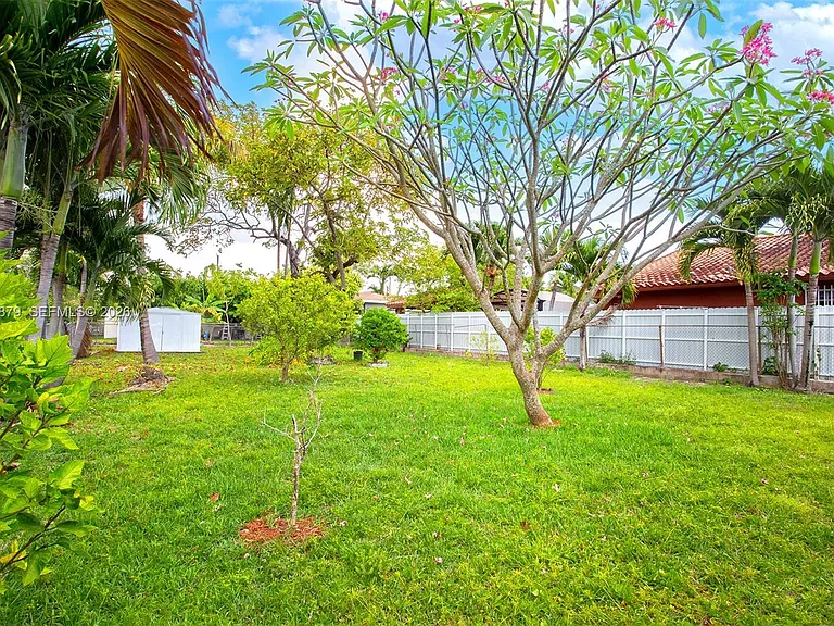 6339 SW 32nd St — Photo 35