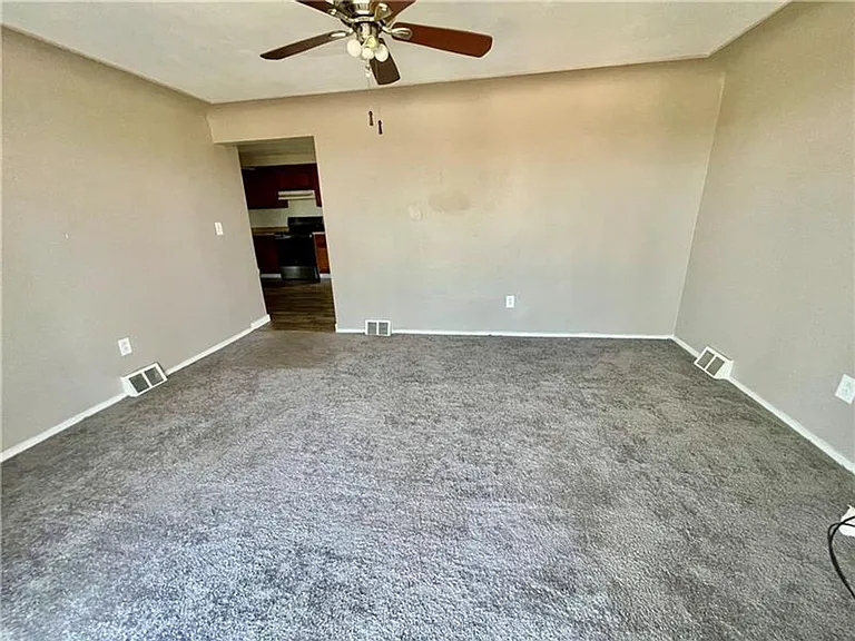 545 Pacific Ave — Photo 9