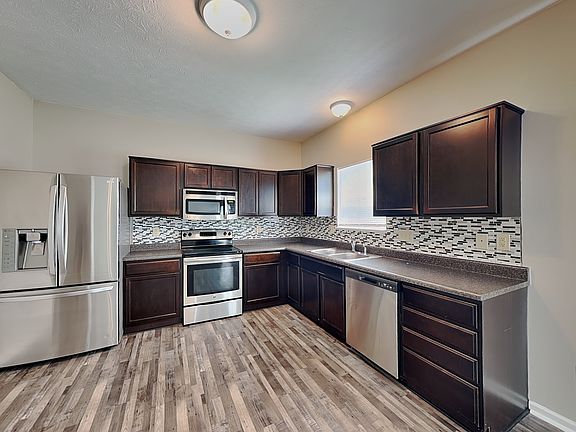 4th image of 6401 Enclave Blvd