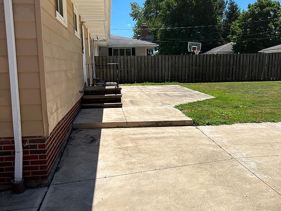 5th image of 5882 Amrap Dr