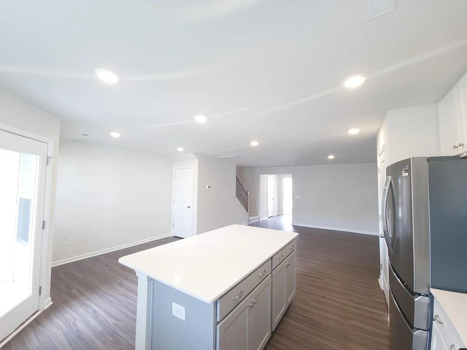3 bed, 2.5 bath, 1500 sqft, $1,850 — Photo 2