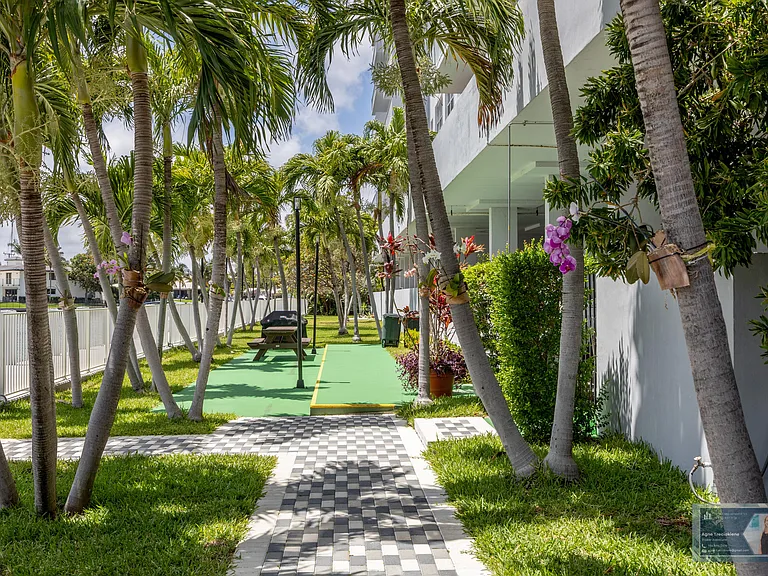 137 Golden Isles Dr #914 — Photo 43
