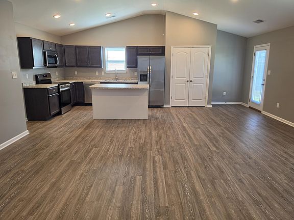 4th image of 209 Candy Apple Ln