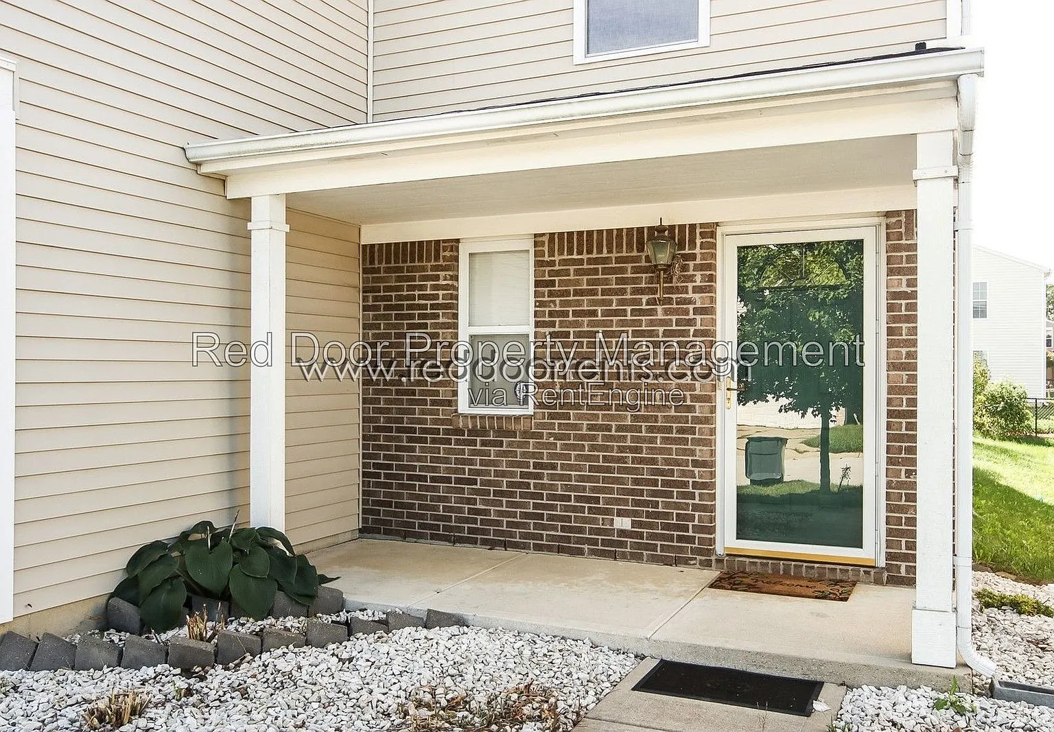 3 bed, 2.5 bath, 1792 sqft, $1,855 — Photo 2