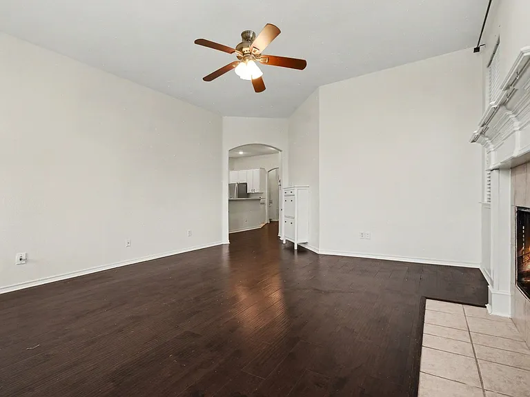 1707 Briarhollow Dr — Photo 16