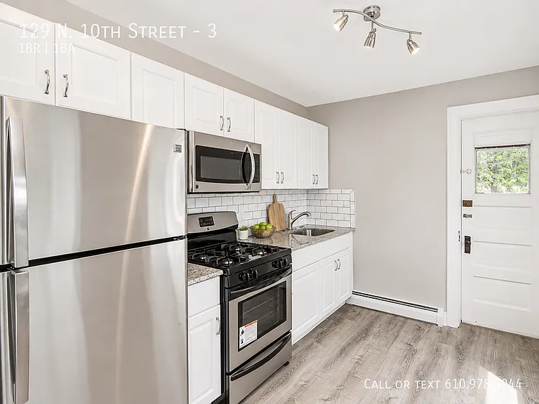 129 N 10th St #3 — Photo 4