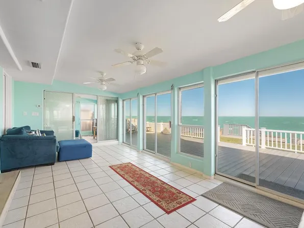 918 N Shore Dr, Port Isabel, TX 78578