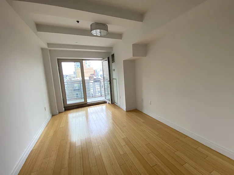 302 2nd St #5G — Photo 6