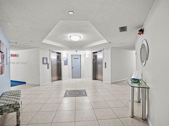 4th image of 1000 Saint Charles Pl APT 522
