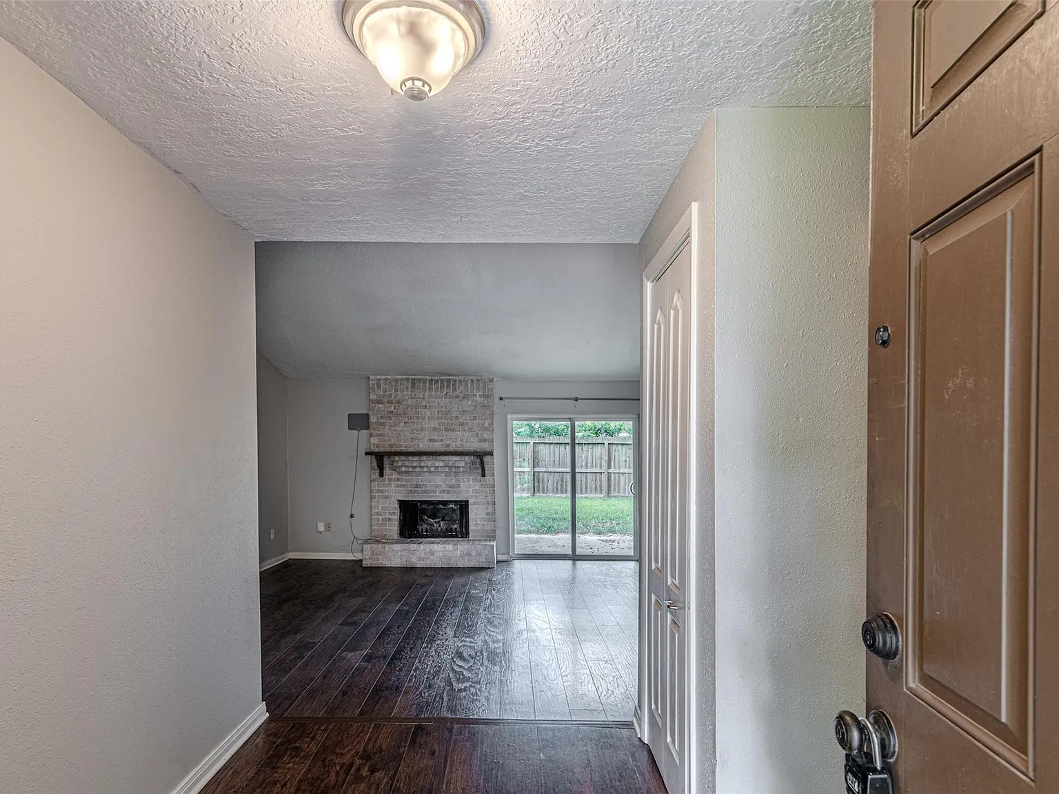 4 bed, 2.0 bath, 1500 sqft, $1,850 — Photo 4