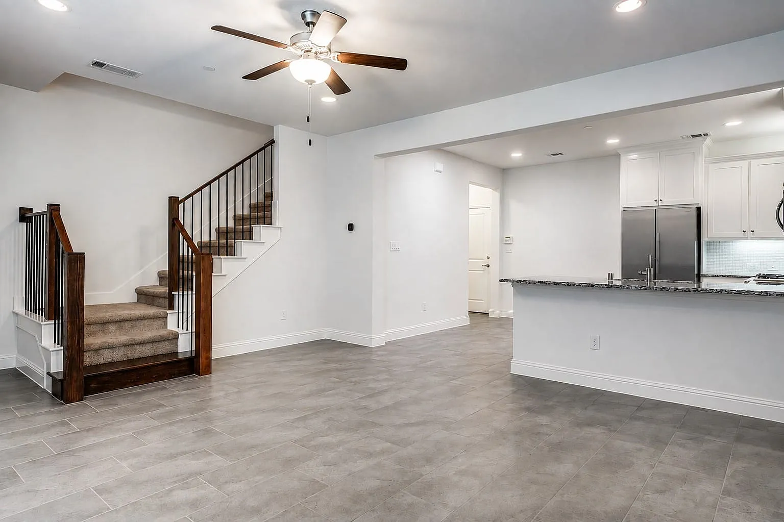 3 bed, 2.5 bath, 1695 sqft, $2,350 — Photo 3