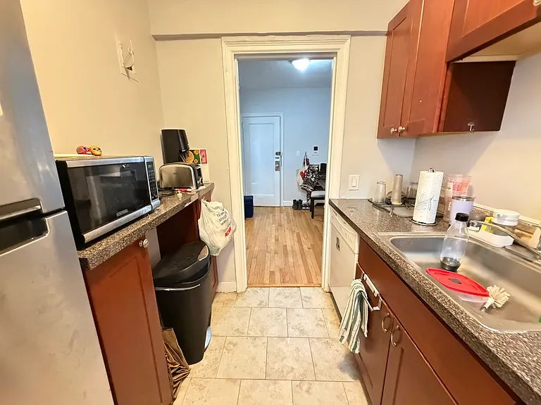 65 Strathmore Rd #2 — Photo 12