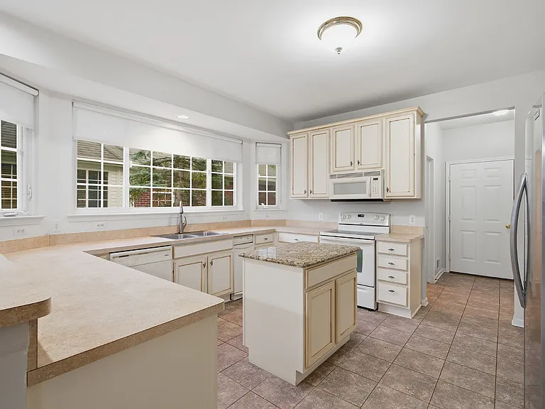 3265 Galaxy Blvd — Photo 7