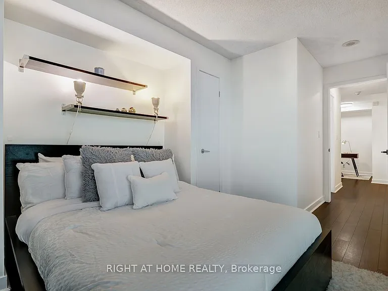 81 Navy Wharf Ct #2316 — Photo 27