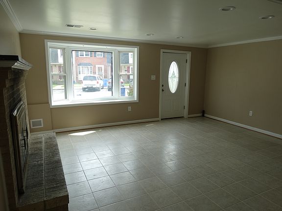 4th image of 3211 Birchdale Sq