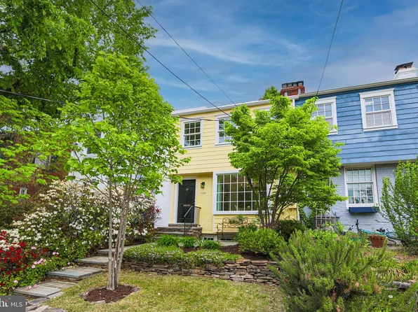 1107 Powhatan St, Alexandria, VA 22314