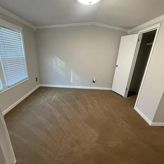 931 Ravenwood Dr — Photo 15