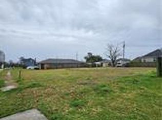 400 Bear Dr, Arabi, LA 70032