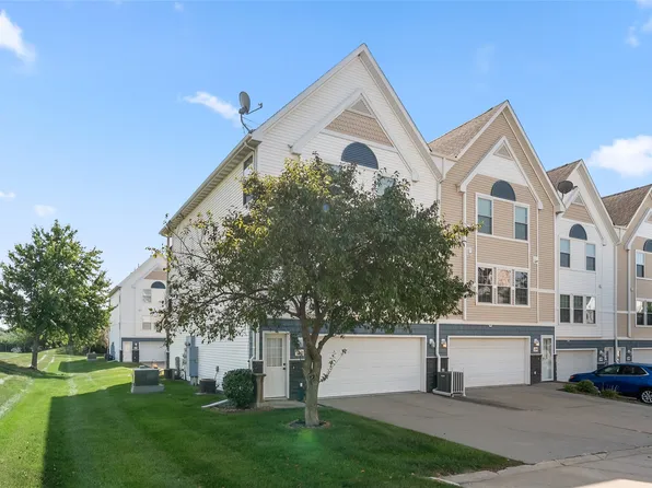 1242 SE Village View Ln, Ankeny, IA 50021