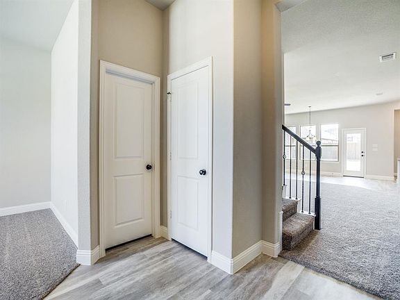 2nd image of 1613 Serra Dr