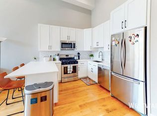 1470 W Webster Ave #204, Chicago, IL 60614