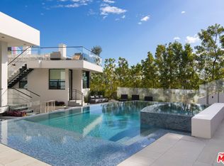 1317 Londonderry Pl, Los Angeles, CA 90069