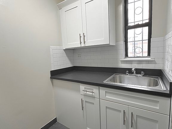 5th image of 67 W 109th St APT 2D