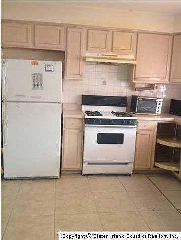 2nd image of 7A Ludwig Ln