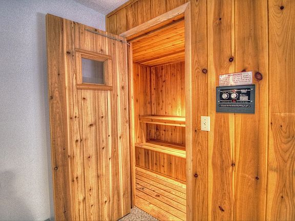 4th image of 29 Moongate Ln