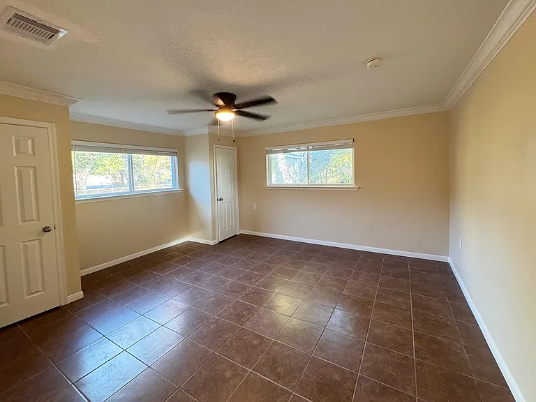 3238 Texas Ave — Photo 6