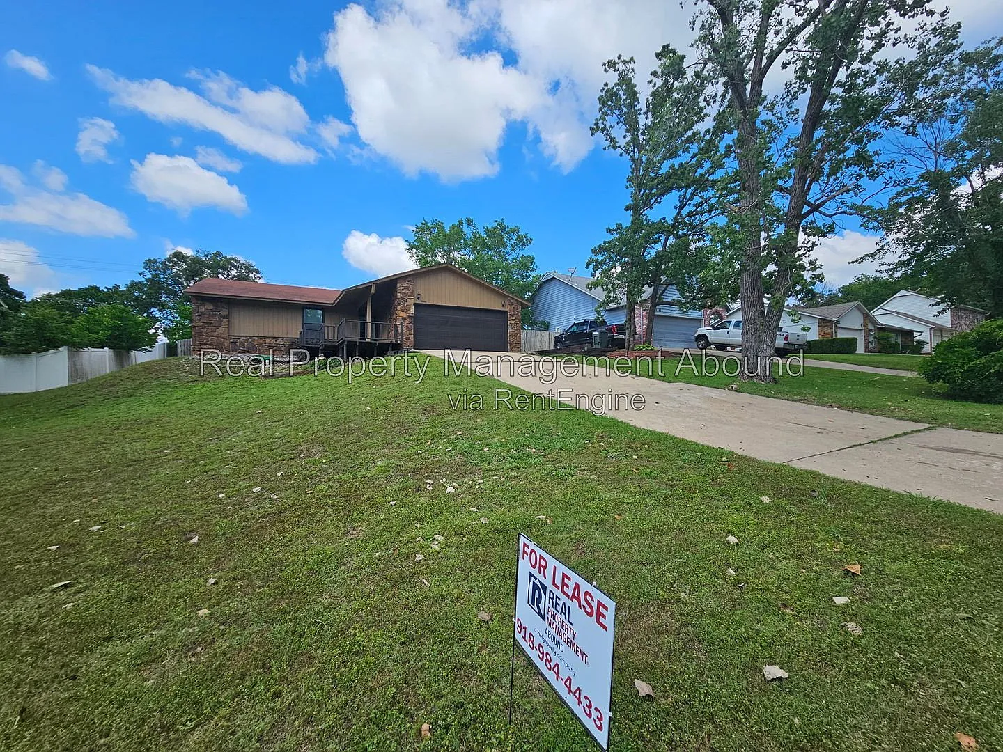 3 bed, 2.0 bath, 1502 sqft, $1,700 — Photo 2